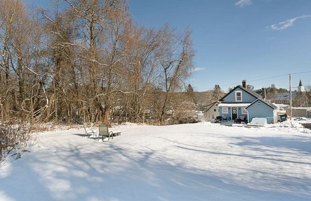 8 Mumford Rd, Sutton, MA 01590
