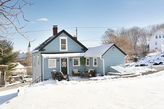 8 Mumford Rd, Sutton, MA 01590