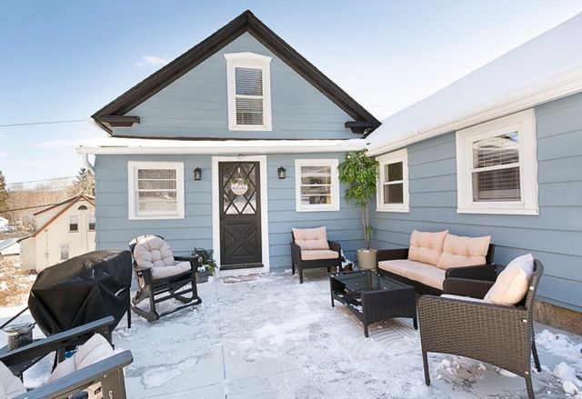 8 Mumford Rd, Sutton, MA 01590