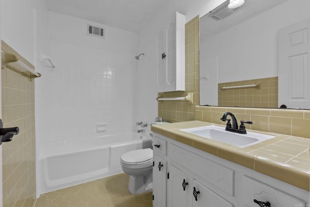 3 Edgestone Road, Little Rock, AR 72205