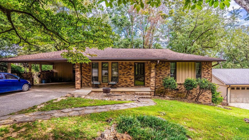 3 Edgestone Road, Little Rock, AR 72205