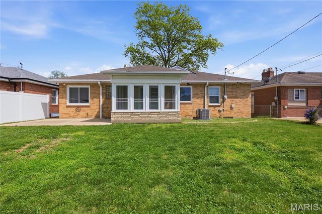 6215 Southland Avenue, St Louis, MO 63109
