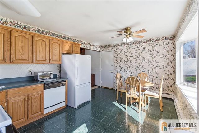 7 Brook Hollow Road, Piscataway, NJ 08854