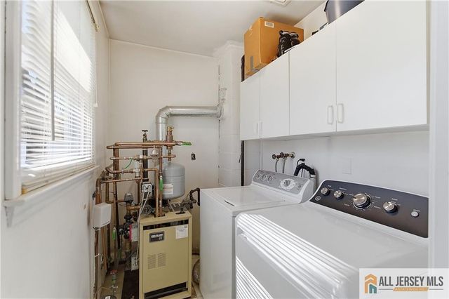 7 Brook Hollow Road, Piscataway, NJ 08854