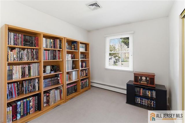 7 Brook Hollow Road, Piscataway, NJ 08854