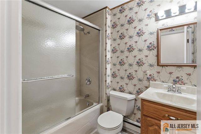 7 Brook Hollow Road, Piscataway, NJ 08854