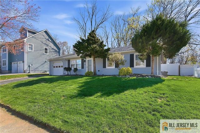 7 Brook Hollow Road, Piscataway, NJ 08854