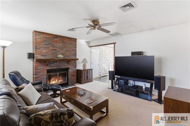 7 Brook Hollow Road, Piscataway, NJ 08854