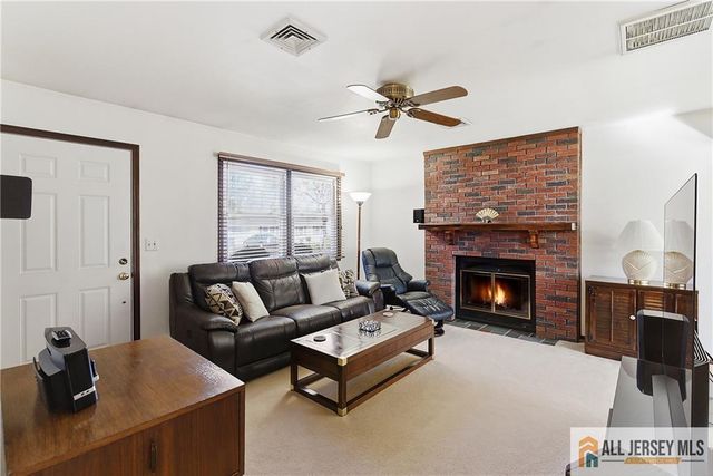 7 Brook Hollow Road, Piscataway, NJ 08854