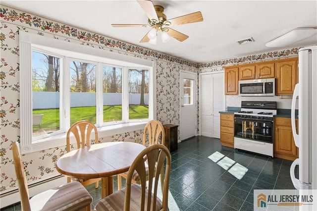 7 Brook Hollow Road, Piscataway, NJ 08854