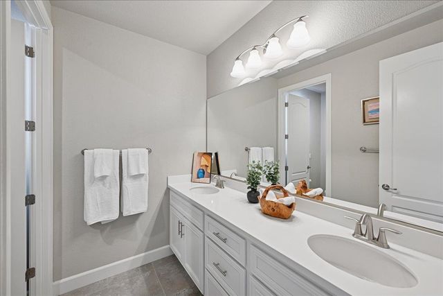 3403 Paseo Mira Vista Dr, Lincoln, CA 95648