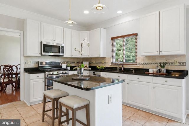 17818 CRICKET HILL DR, Germantown, MD 20874