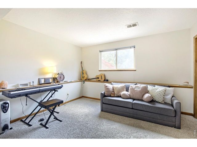 4962 W 7th St W, Greeley, CO 80634