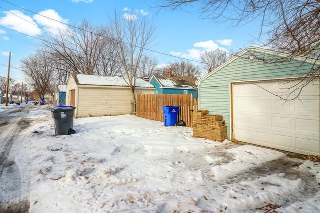 46 Winnipeg Avenue, Saint Paul, MN 55117