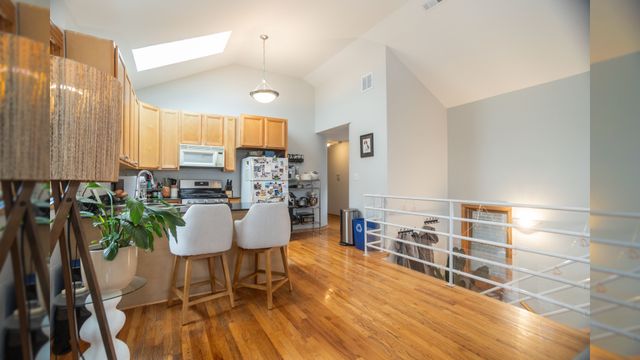 1436 W Huron Street 3, Chicago, IL 60642