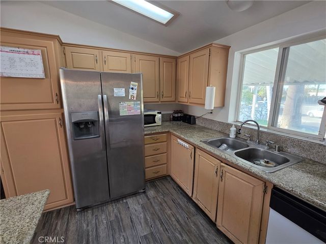 17700 WESTERN Avenue 1, Gardena, CA 90248