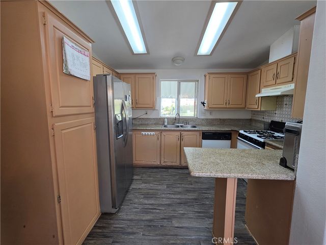 17700 WESTERN Avenue 1, Gardena, CA 90248