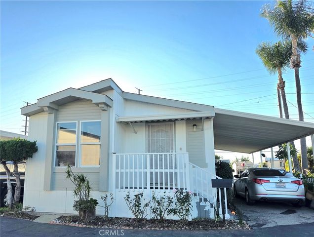 17700 WESTERN Avenue 1, Gardena, CA 90248