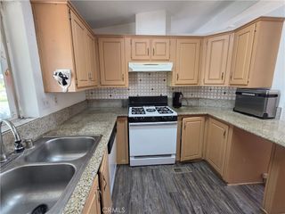 17700 WESTERN Avenue 1, Gardena, CA 90248