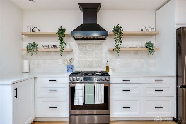 99 Davis Road, Dayton, OH 45459