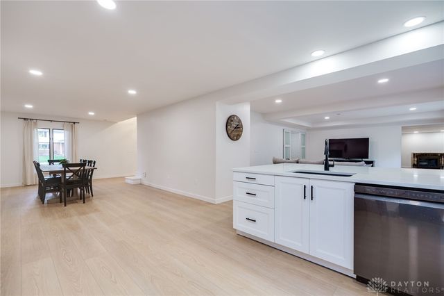 99 Davis Road, Dayton, OH 45459