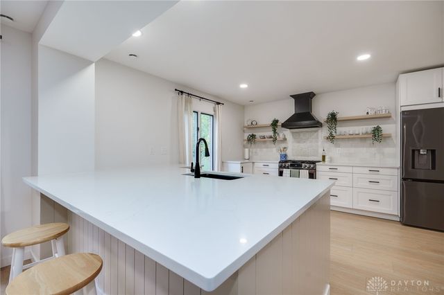 99 Davis Road, Dayton, OH 45459