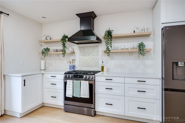 99 Davis Road, Dayton, OH 45459