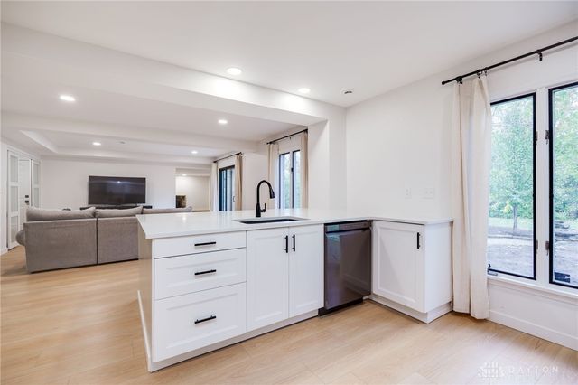 99 Davis Road, Dayton, OH 45459