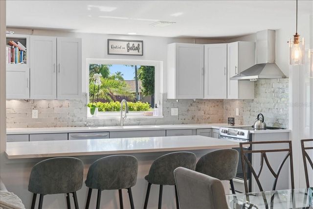 1023 EL VALLE AVENUE, Fort Myers, FL 33919