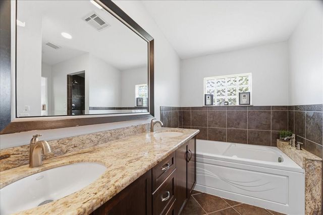 1023 EL VALLE AVENUE, Fort Myers, FL 33919