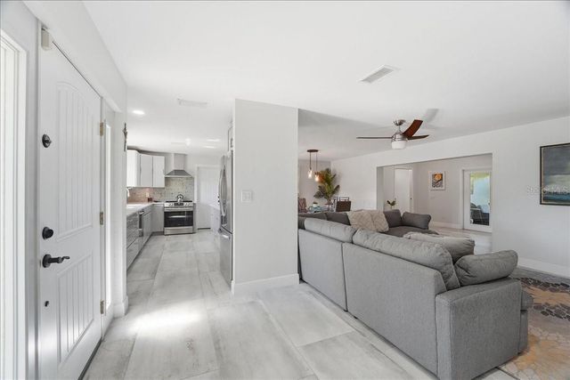 1023 EL VALLE AVENUE, Fort Myers, FL 33919