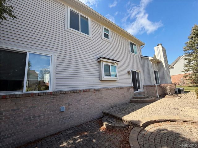 143 Easton Drive, Southfield Township, MI 48178