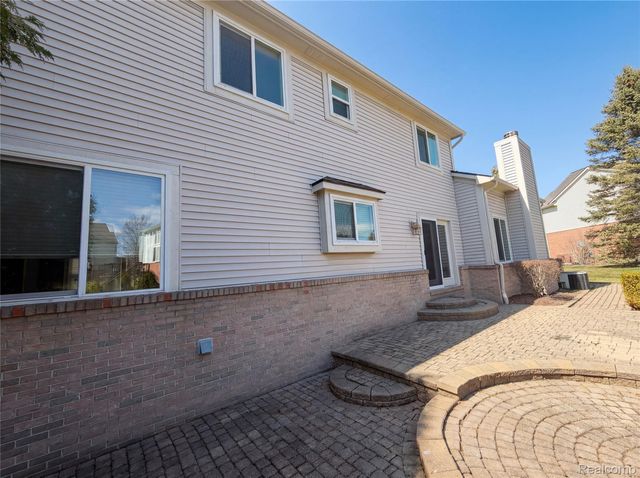 143 Easton Drive, Southfield Township, MI 48178