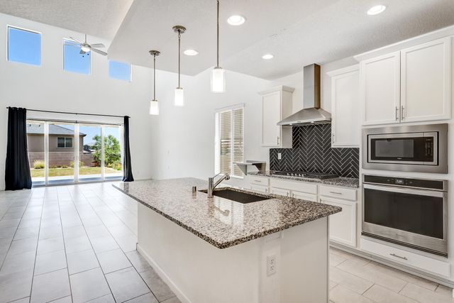12109 Echo Valley Lane NW, Albuquerque, NM 87120