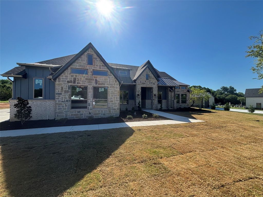 1028 Woodland Road, Weatherford, TX 76088