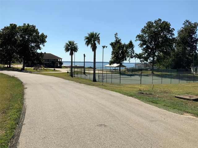 149 Bending Oaks Lane, Livingston, TX 77351