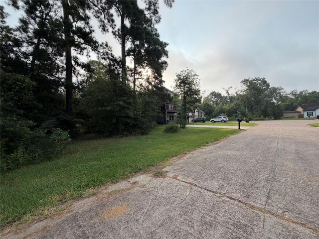 149 Bending Oaks Lane, Livingston, TX 77351