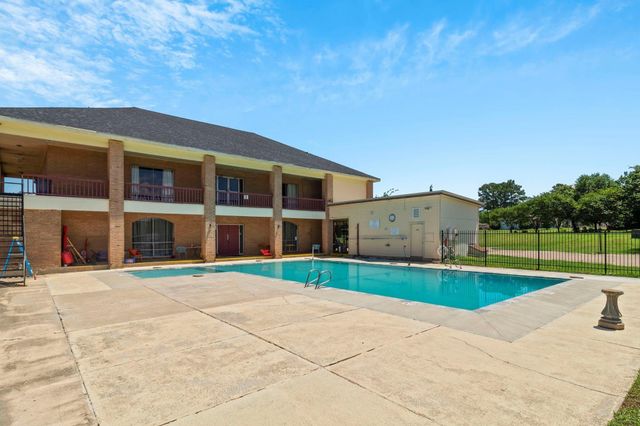 149 Bending Oaks Lane, Livingston, TX 77351