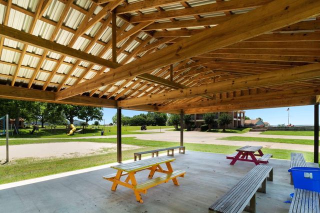 149 Bending Oaks Lane, Livingston, TX 77351