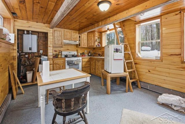 2647 W Huckleberry Road, Sanford, MI 48657