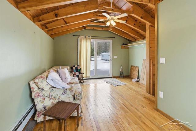 2647 W Huckleberry Road, Sanford, MI 48657