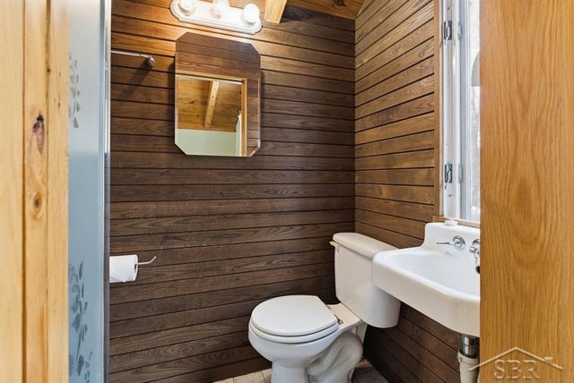 2647 W Huckleberry Road, Sanford, MI 48657