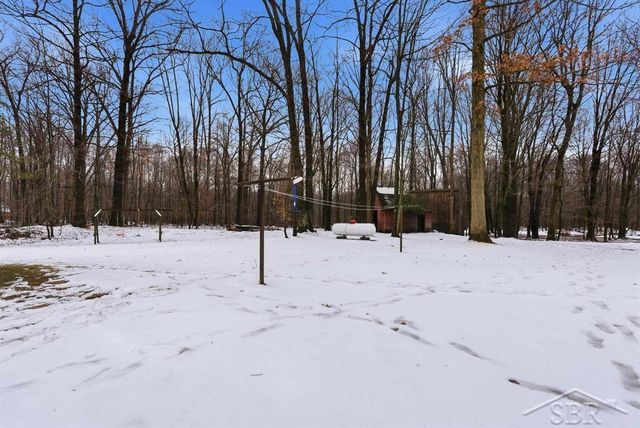 2647 W Huckleberry Road, Sanford, MI 48657