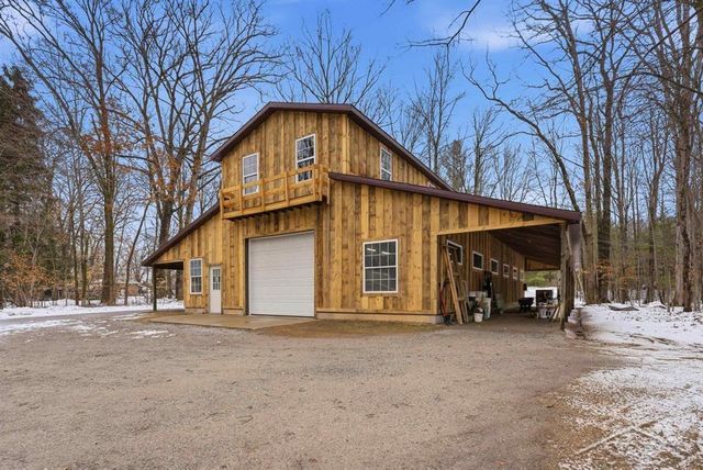 2647 W Huckleberry Road, Sanford, MI 48657