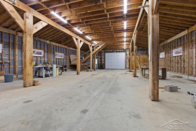 2647 W Huckleberry Road, Sanford, MI 48657