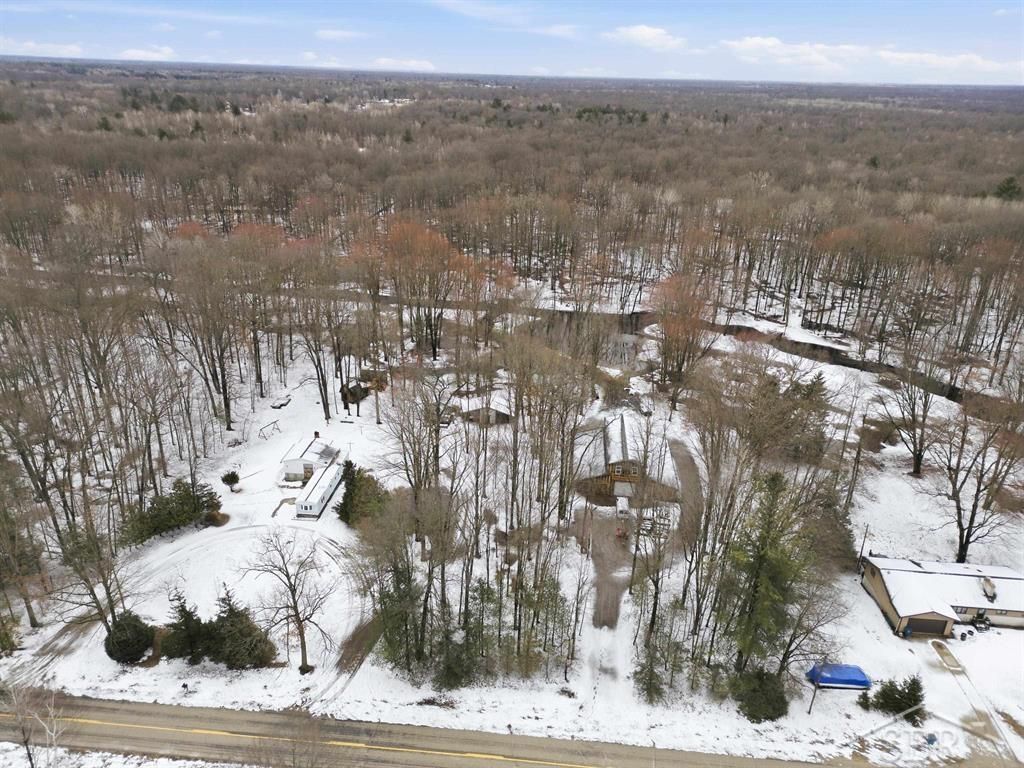 2647 W Huckleberry Road, Sanford, MI 48657