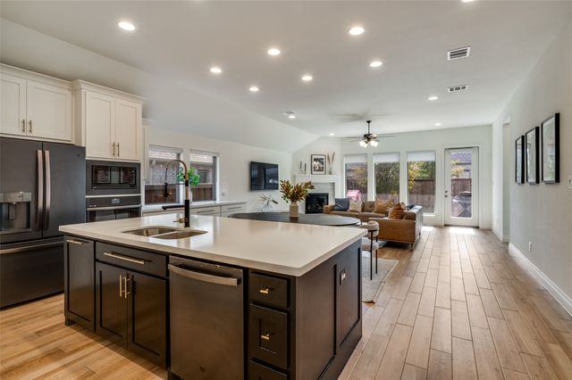 317 Foxthorne Way, Little Elm, TX 75068