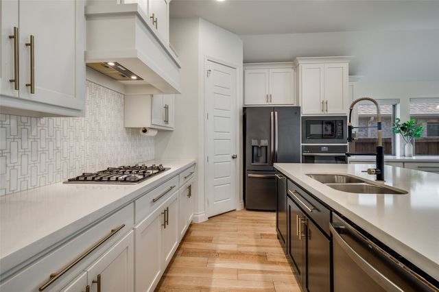 317 Foxthorne Way, Little Elm, TX 75068