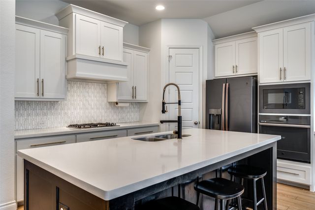 317 Foxthorne Way, Little Elm, TX 75068