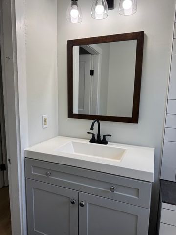 143 Morrison St Apt 1, Gallatin, TN 37066